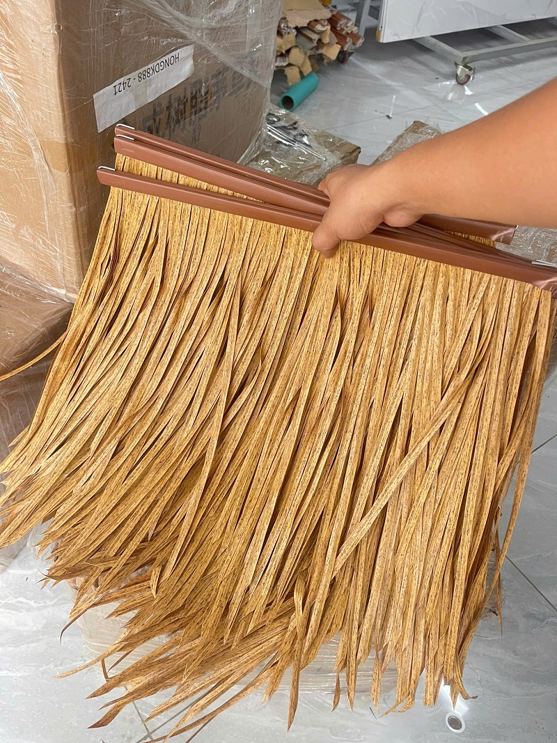 Tổng Kho Phân Phối Lá Dừa Lợp Nhà Giá Rẻ Tận Gốc